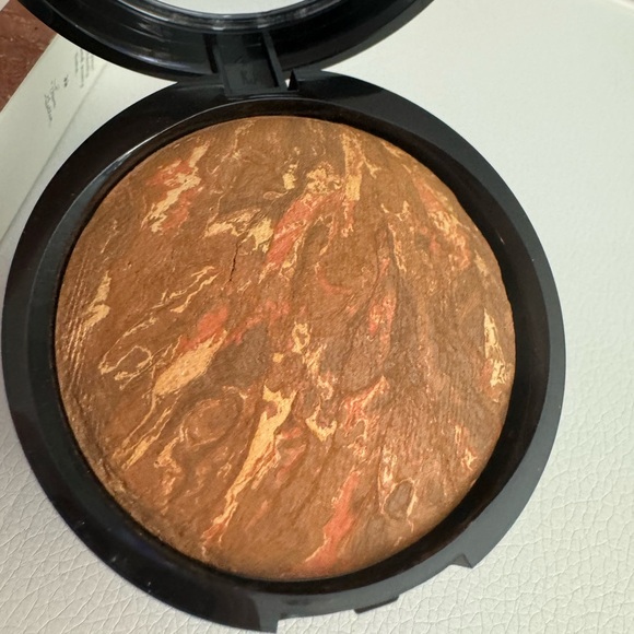 NEW Laura Geller color correcting foundation - Picture 4 of 8